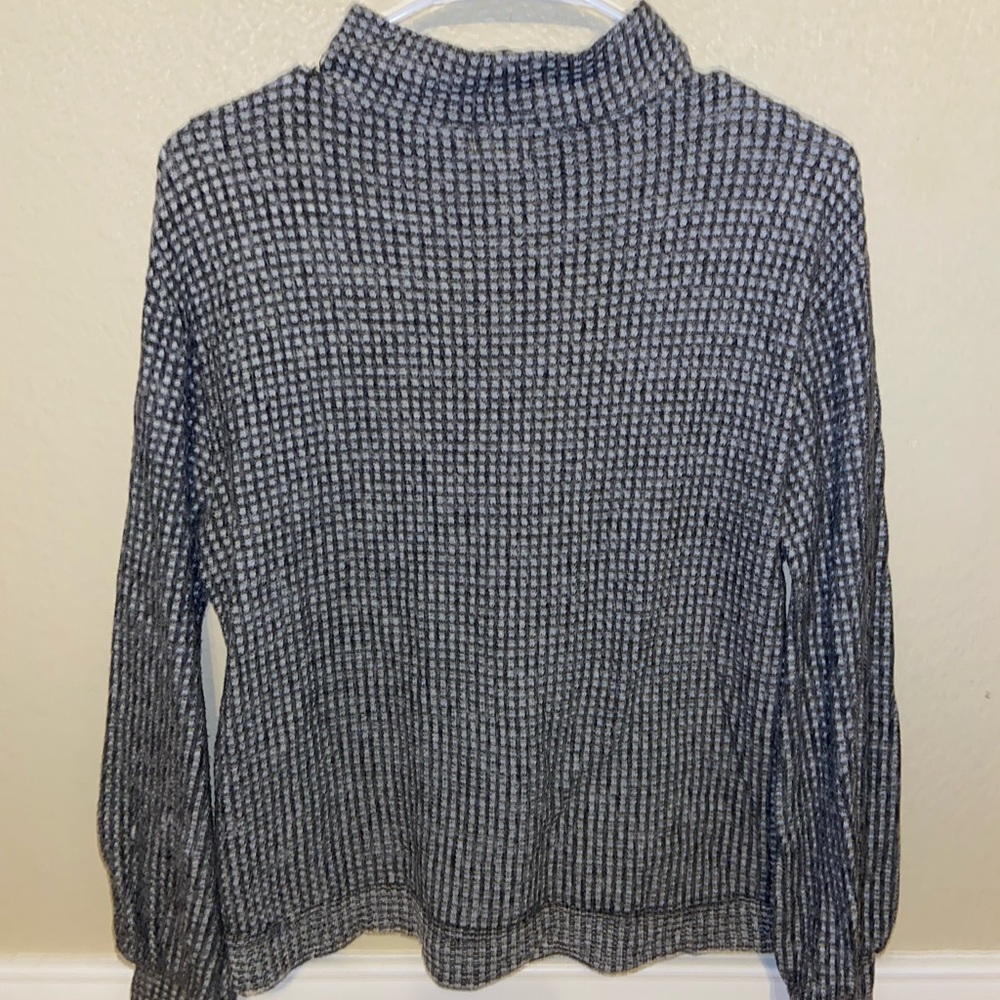 Buckle top